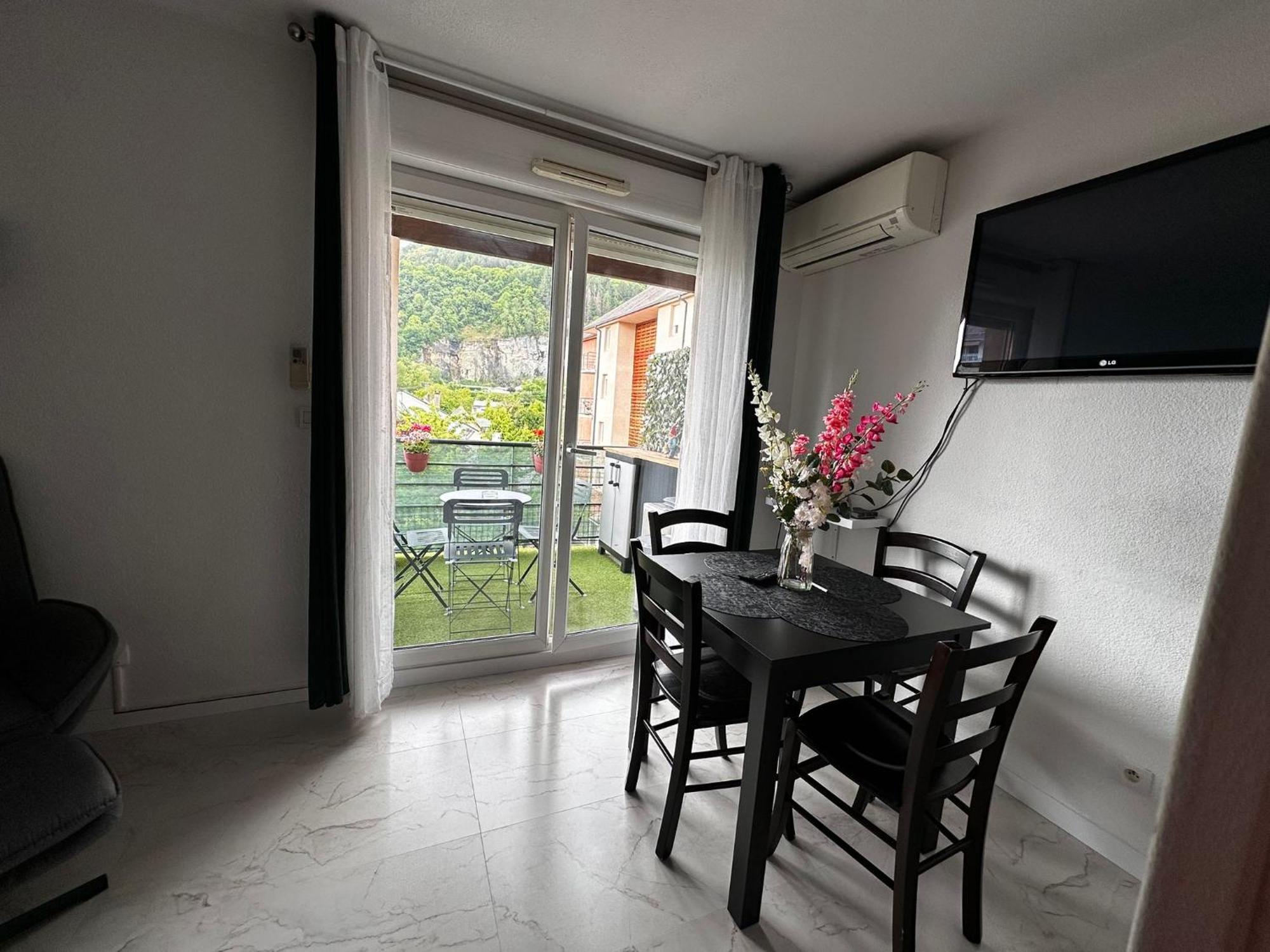 Ararat Appartement Lourdes Buitenkant foto