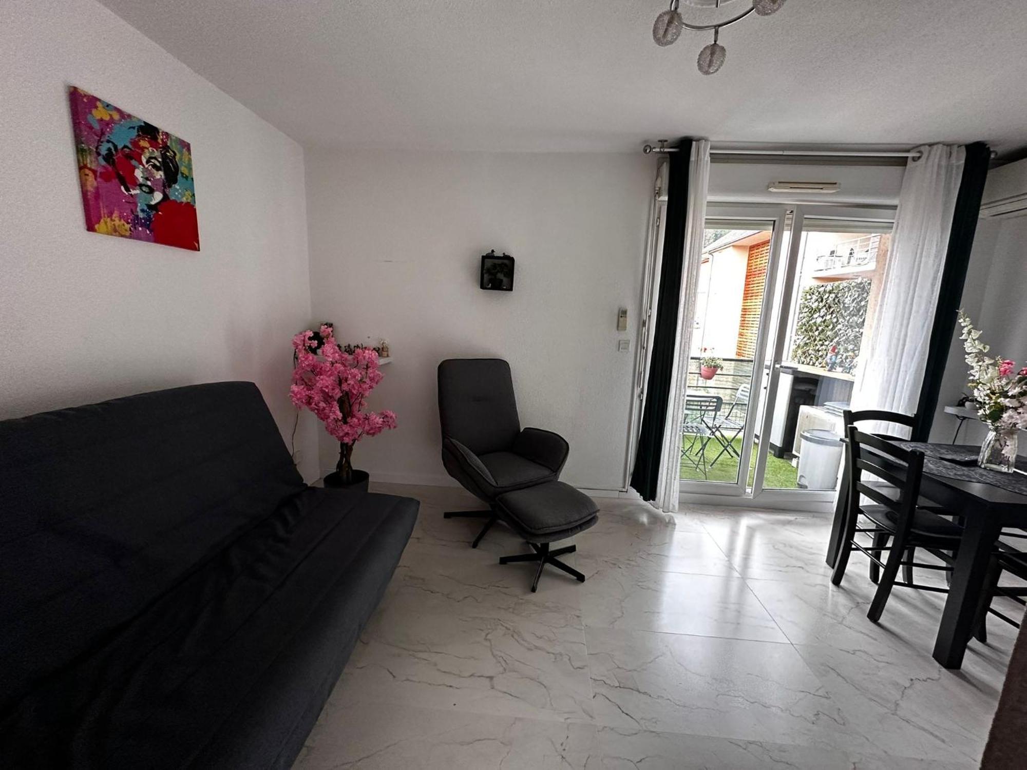 Ararat Appartement Lourdes Buitenkant foto